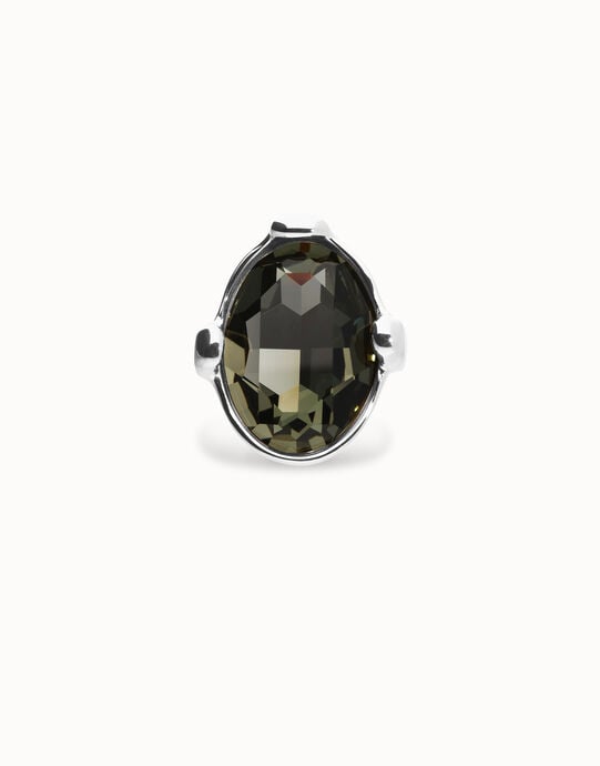 Anillo grande ba&ntilde;ado en plata con cristal facetado ovalado gris
